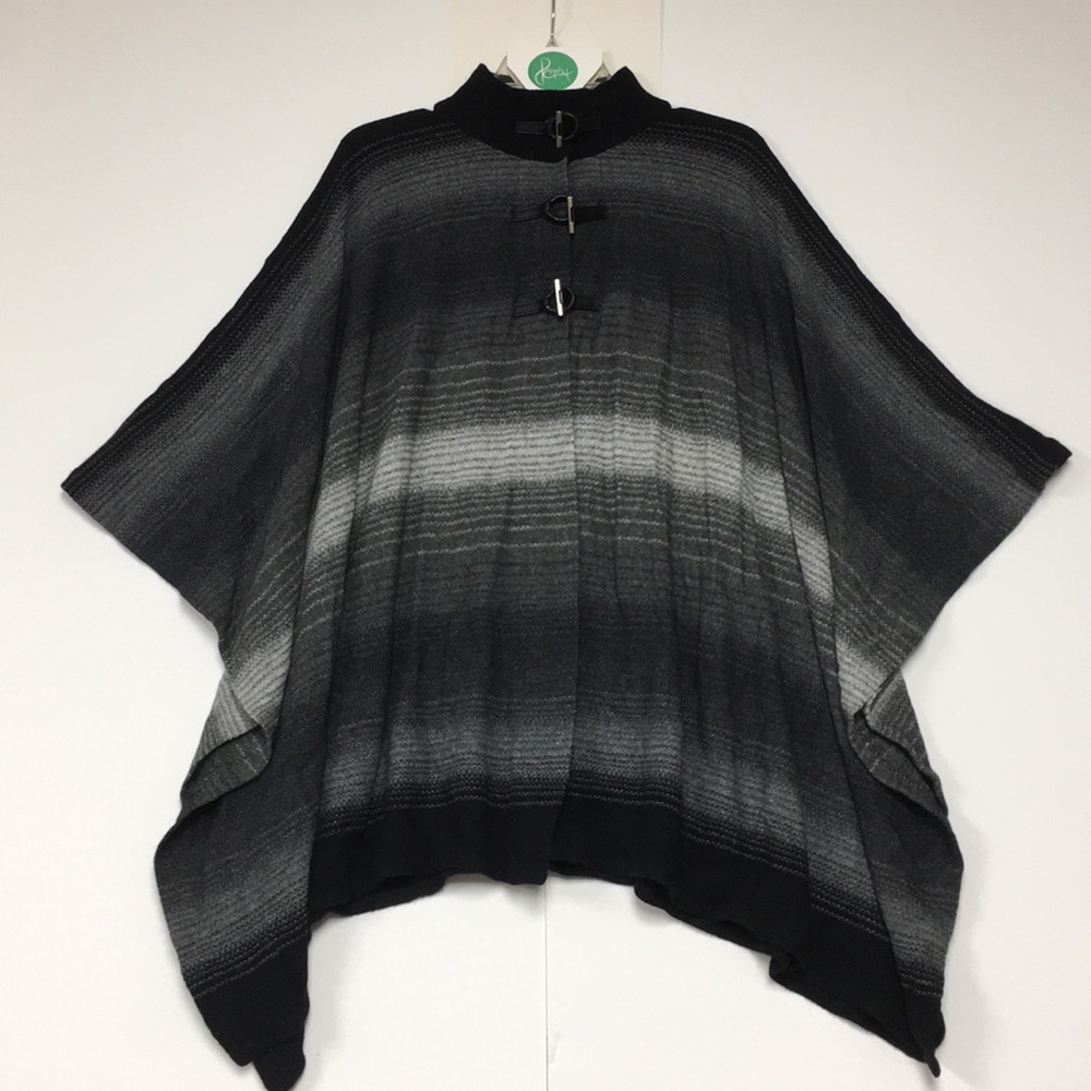 Jones New York Signature Poncho w/toggles + snaps